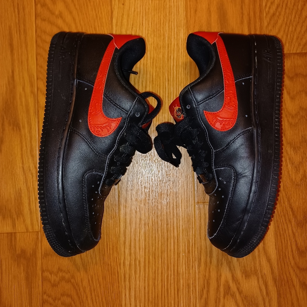 Nike Air Force 1 Black and red leather Russian Floral size 7
